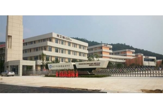 學(xué)校用什么垃圾桶？請(qǐng)參照周南中學(xué)！