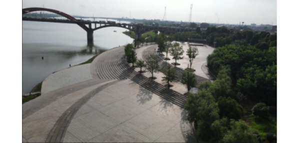 美天環(huán)保垃圾桶走進(jìn)益陽龍洲廣場(chǎng)